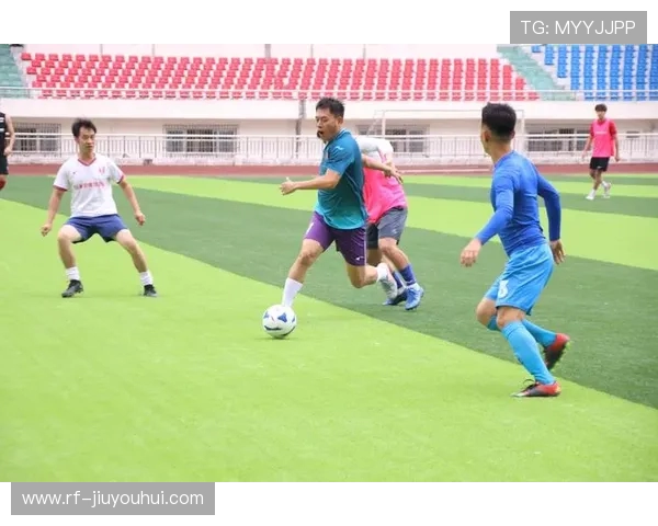 掌握足球比赛中高效追人技巧提升防守与抢断实战能力